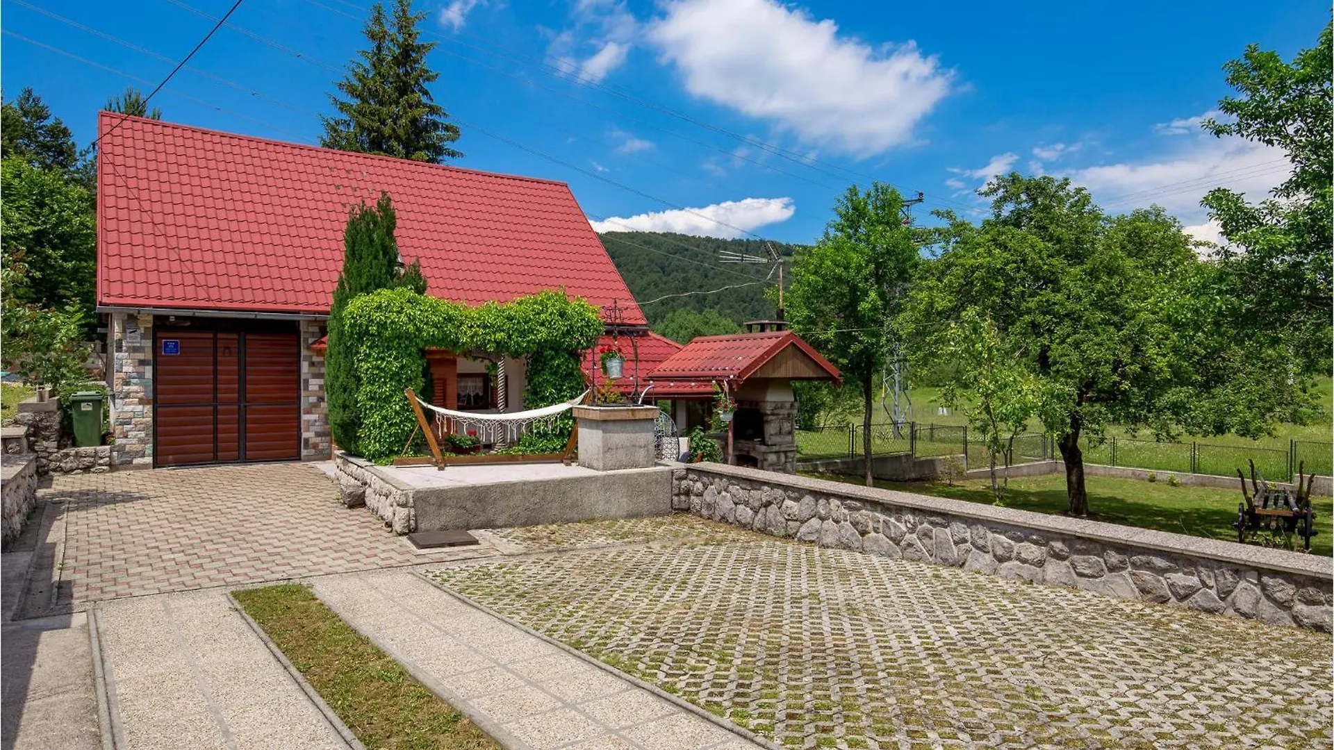 Awesome Home In Stari Laz With Kitchen Croácia