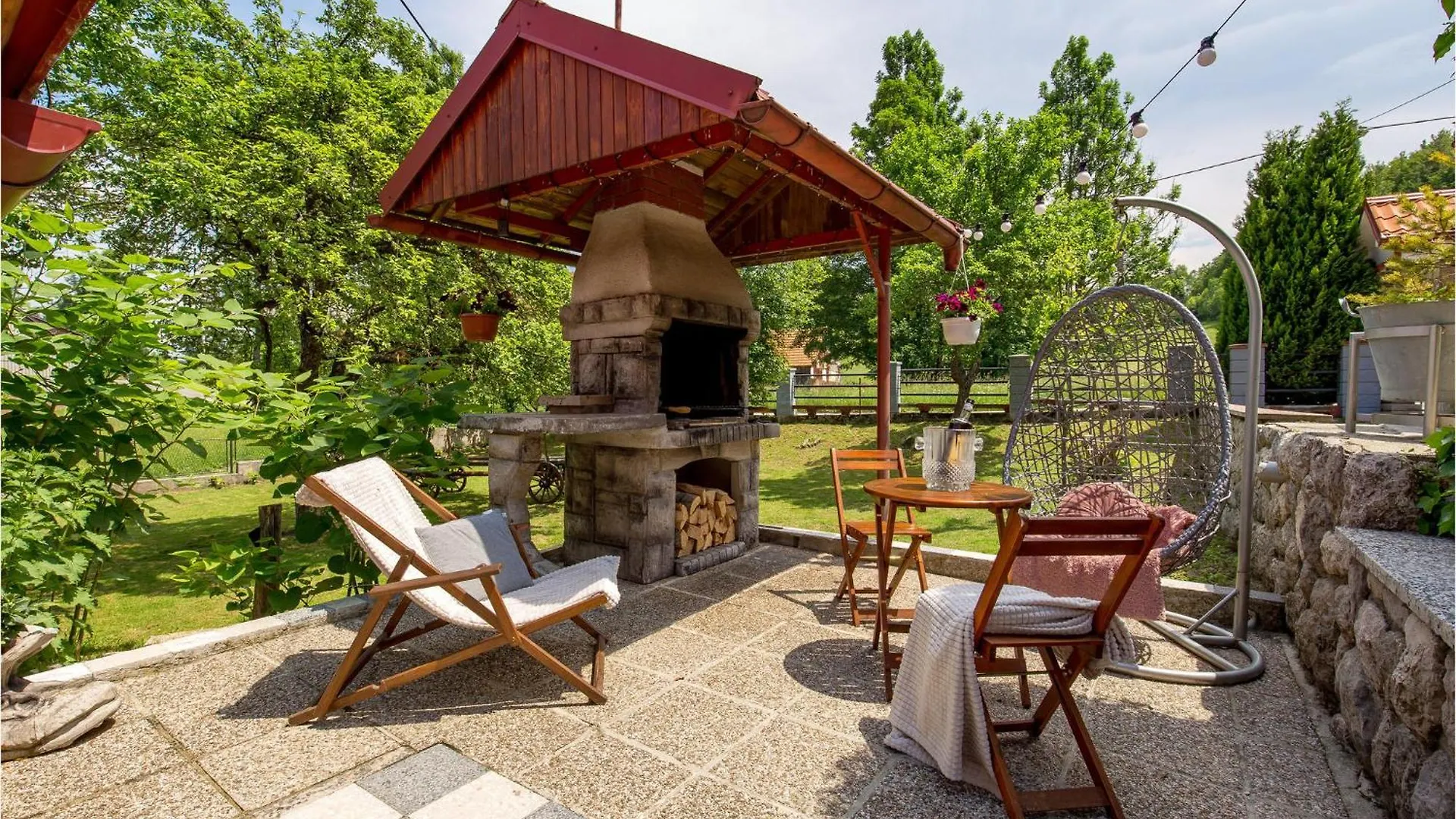 Awesome Home In Stari Laz With Kitchen